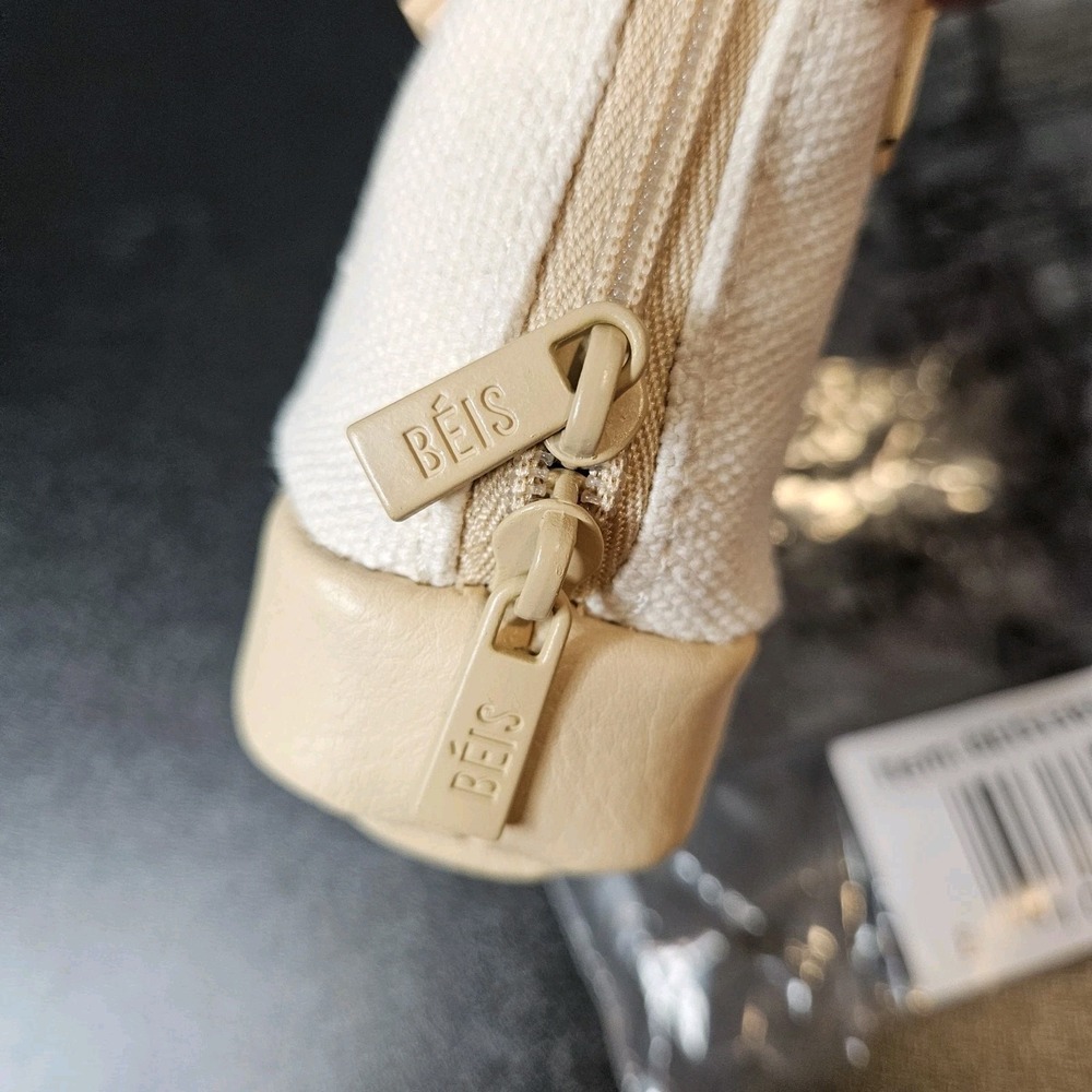 Beis Micro Weekender Bag Charm Keychain - Picture 4 of 7